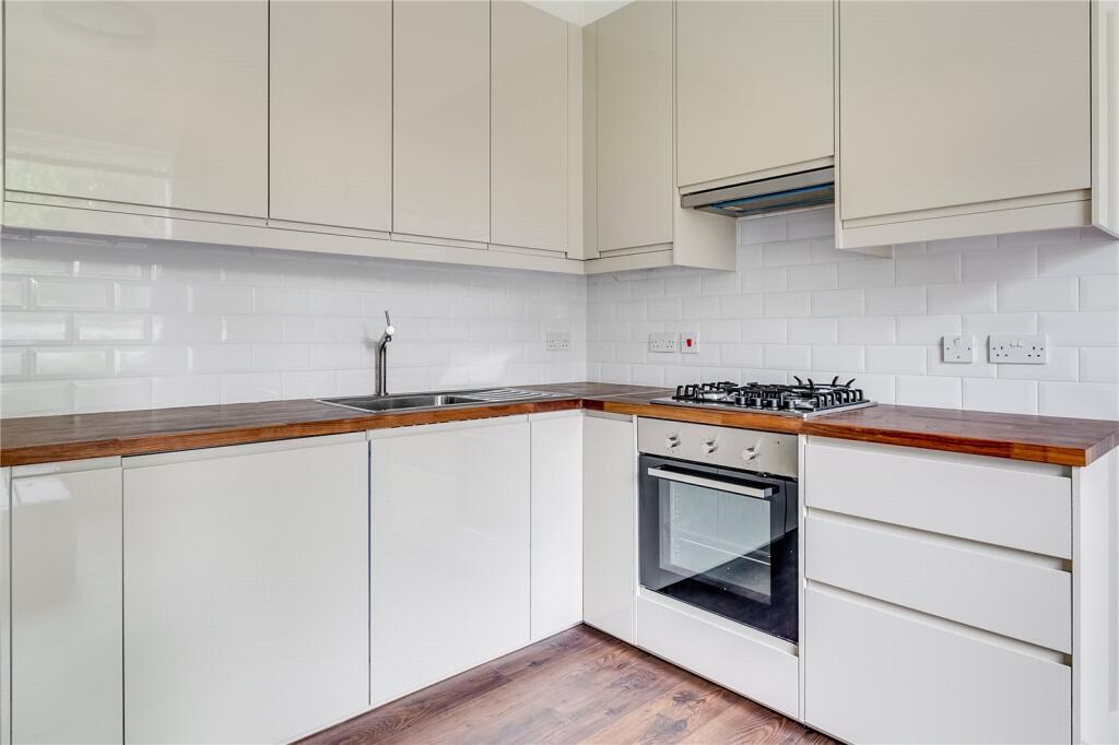 2 bed 1st Floor Flat for rent in Chiswick. From Chestertons Estate Agents - Chiswick Lettings 2 bed 1st Floor Flat for rent in Chiswick. From Chestertons Estate Agents - Chiswick Lettings