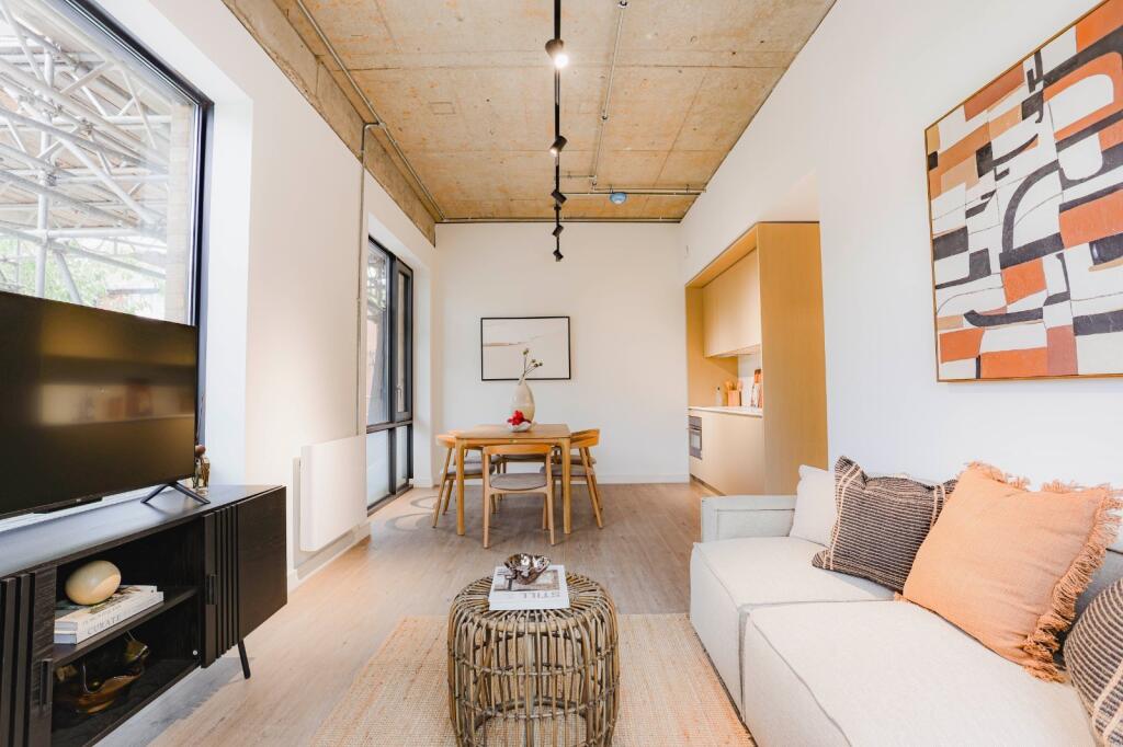 2 bed House (unspecified) for rent in Hammersmith. From Chestertons Estate Agents - Chiswick Lettings 2 bed House (unspecified) for rent in Hammersmith. From Chestertons Estate Agents - Chiswick Lettings