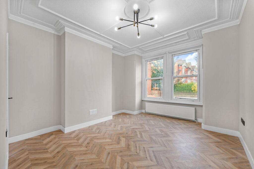 2 bed 1st Floor Flat for rent in Chiswick. From Chestertons Estate Agents - Chiswick Lettings
