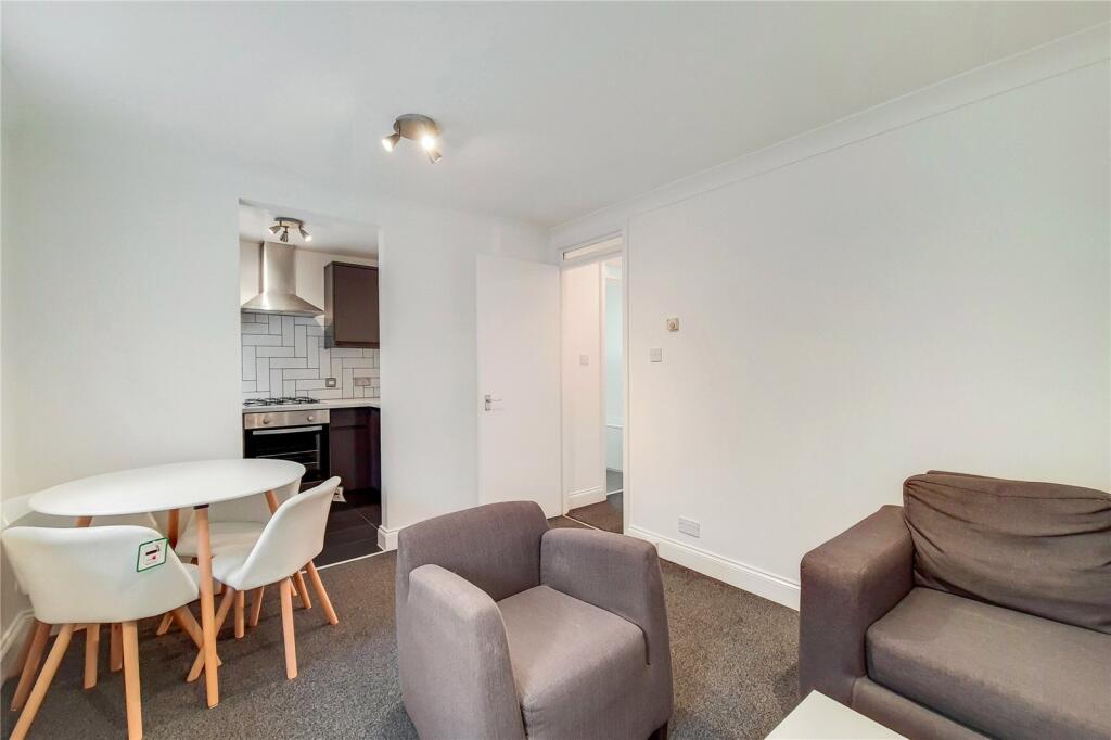 1 bed 1st Floor Flat for rent in Chiswick. From Chestertons Estate Agents - Chiswick Lettings 1 bed 1st Floor Flat for rent in Chiswick. From Chestertons Estate Agents - Chiswick Lettings