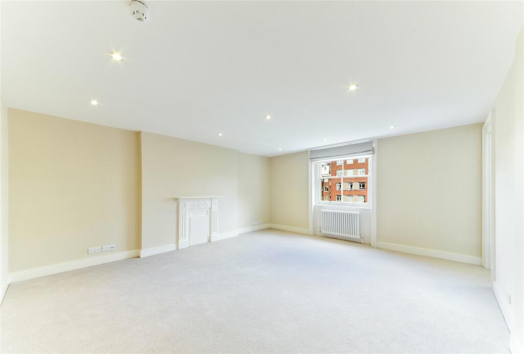 2 bed Mid Terraced House for rent in Westminster. From Chestertons Estate Agents - Covent Garden and West End Lettings