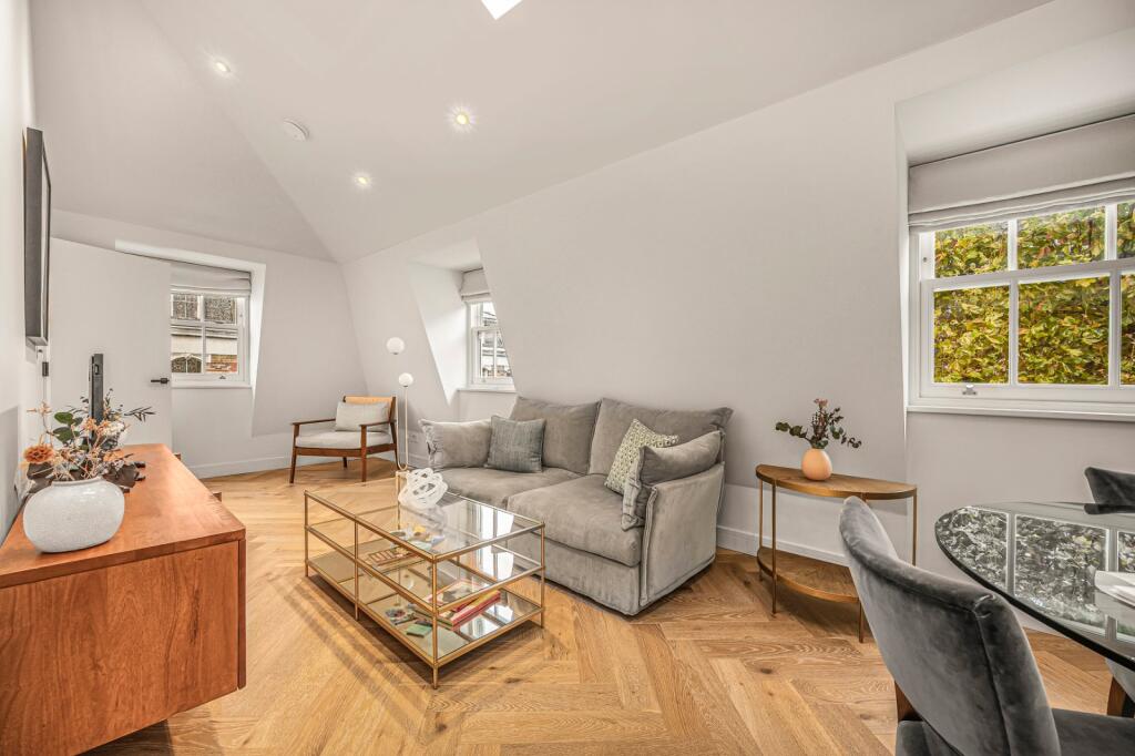 2 bed 1st Floor Flat for rent in Westminster. From Chestertons Estate Agents - Covent Garden Lettings