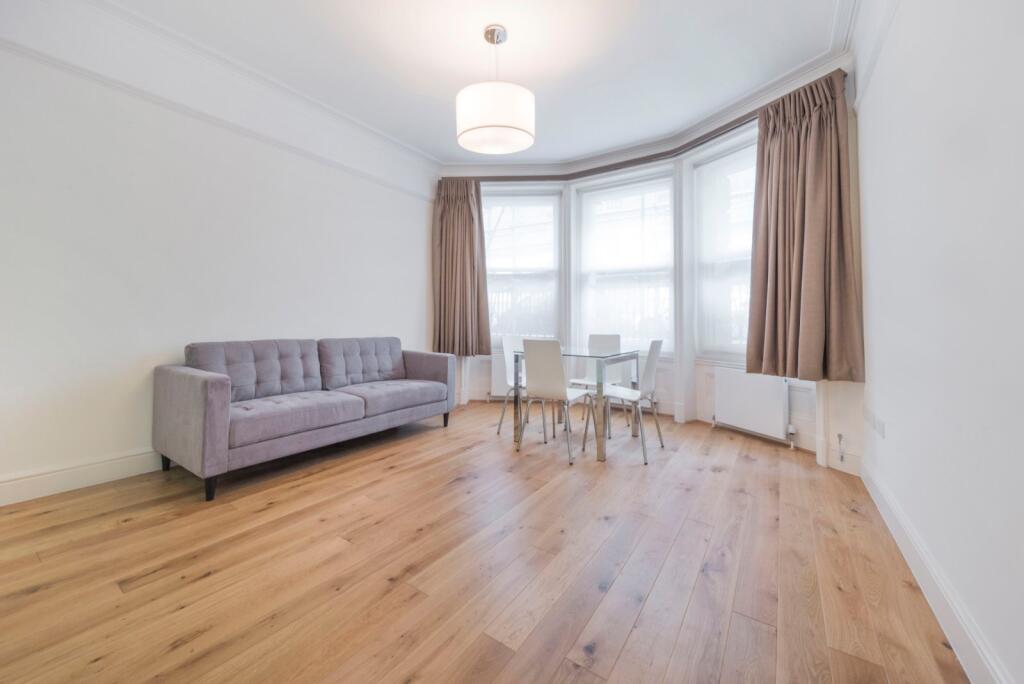 3 bed 1st Floor Flat for rent in Camden Town. From Chestertons Estate Agents - Covent Garden Lettings 3 bed 1st Floor Flat for rent in Camden Town. From Chestertons Estate Agents - Covent Garden Lettings