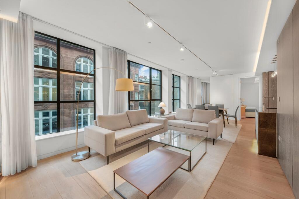 3 bed 1st Floor Flat for rent in Westminster. From Chestertons Estate Agents - Covent Garden Lettings