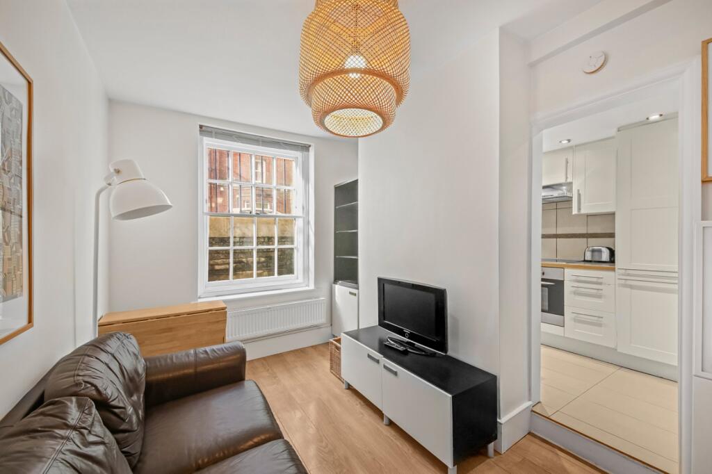 1 bed 1st Floor Flat for rent in Islington. From Chestertons Estate Agents - Covent Garden Lettings