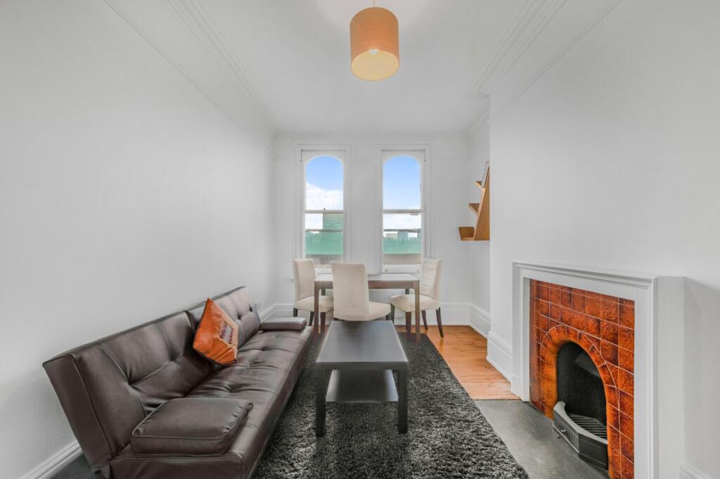 1 bed 1st Floor Flat for rent in London. From Chestertons Estate Agents - Covent Garden Lettings 1 bed 1st Floor Flat for rent in London. From Chestertons Estate Agents - Covent Garden Lettings