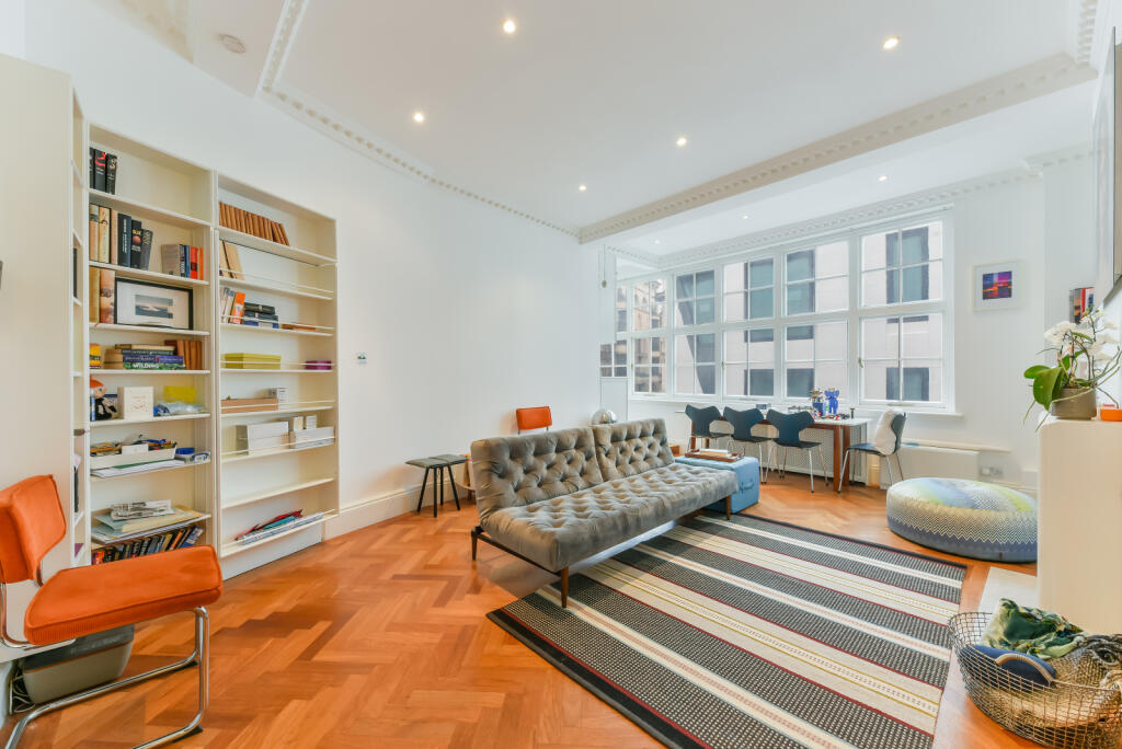 1 bed 1st Floor Flat for rent in Westminster. From Chestertons Estate Agents - Covent Garden Lettings