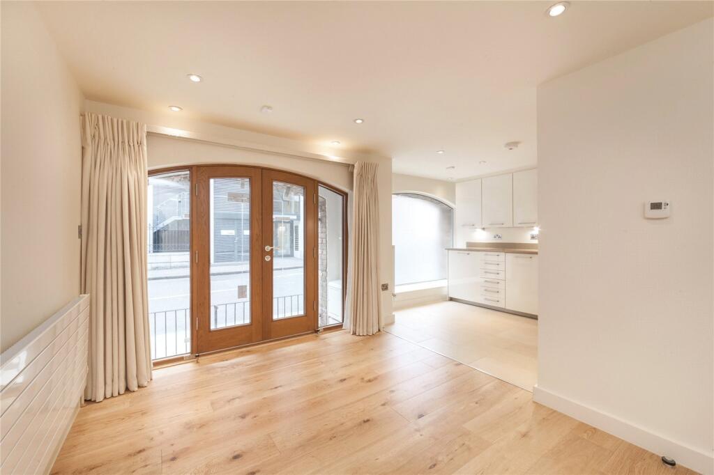 2 bed 1st Floor Flat for rent in Camden Town. From Chestertons Estate Agents - Covent Garden Lettings