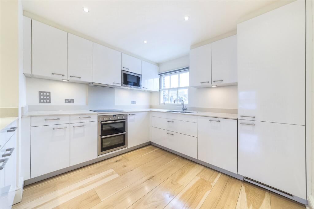 2 bed 1st Floor Flat for rent in Westminster. From Chestertons Estate Agents - Covent Garden Lettings