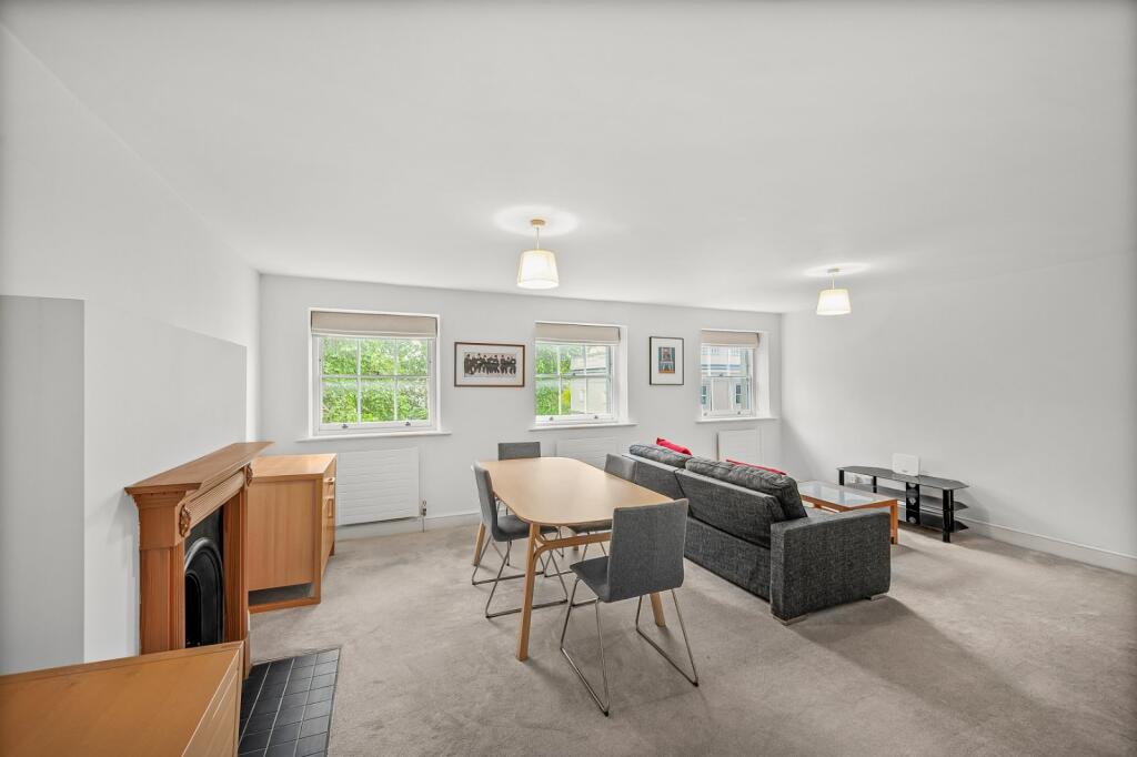 1 bed Mid Terraced House for rent in Westminster. From Chestertons Estate Agents - Covent Garden Lettings