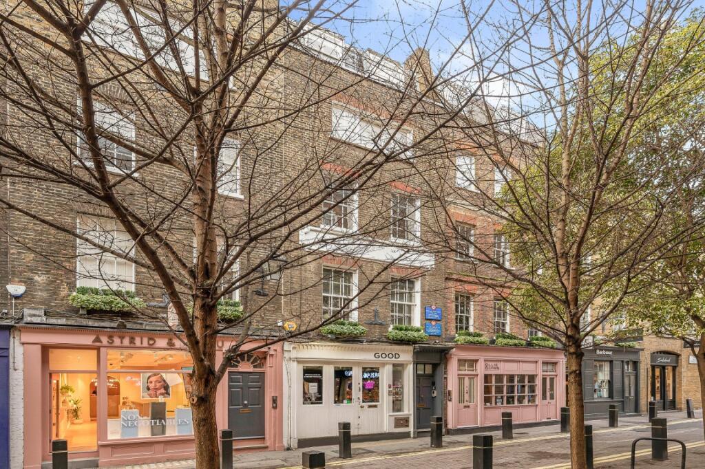 1 bed 1st Floor Flat for rent in Westminster. From Chestertons Estate Agents - Covent Garden Lettings