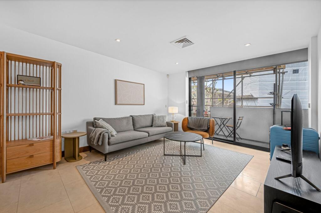 2 bed 1st Floor Flat for rent in Westminster. From Chestertons Estate Agents - Covent Garden Lettings