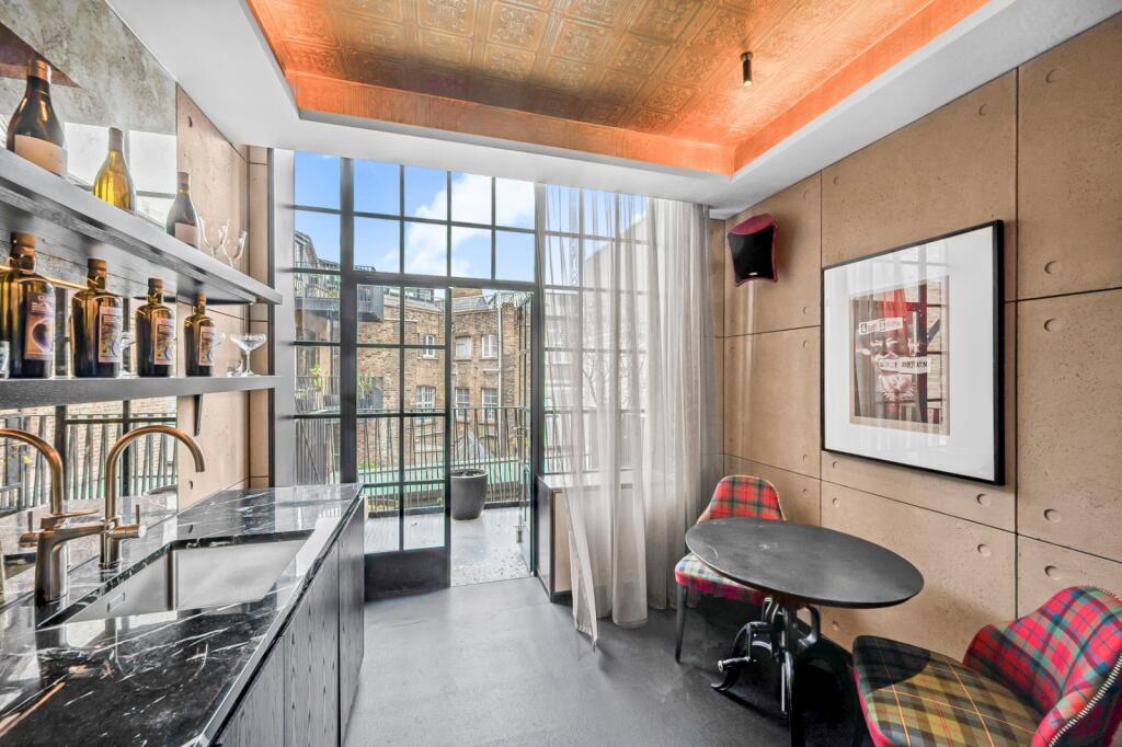 1 bed 1st Floor Flat for rent in Westminster. From Chestertons Estate Agents - Covent Garden Lettings