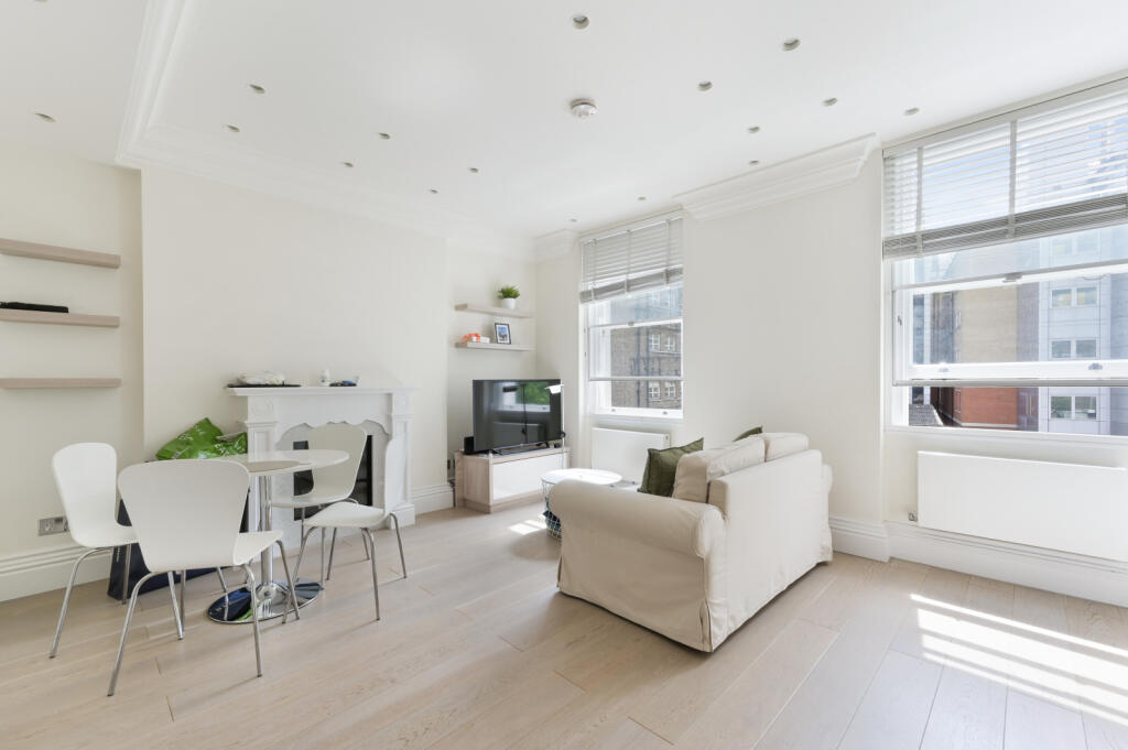 1 bed Mid Terraced House for rent in Islington. From Chestertons Estate Agents - Covent Garden Lettings