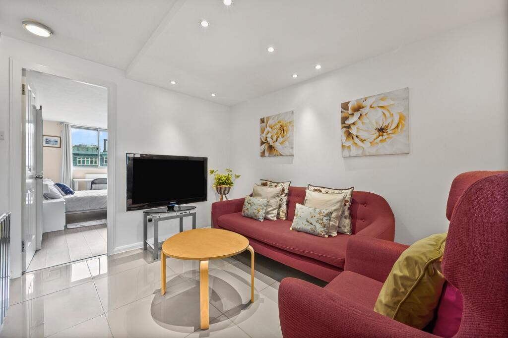 3 bed 1st Floor Flat for rent in London. From Chestertons Estate Agents - Covent Garden Lettings