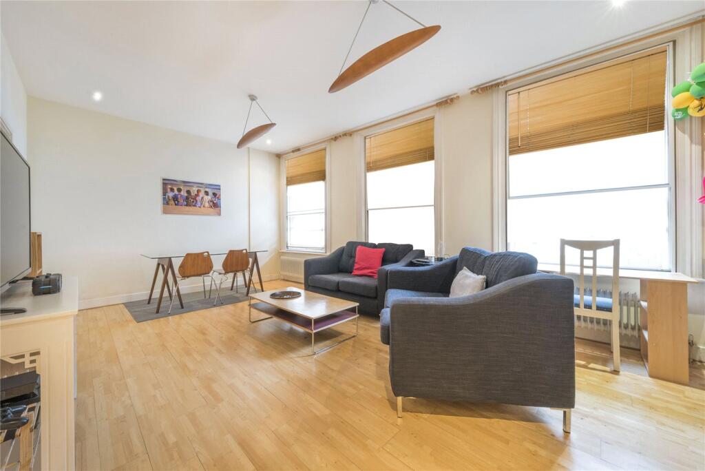 2 bed Mid Terraced House for rent in London. From Chestertons Estate Agents - Covent Garden Lettings