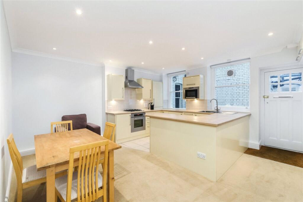 2 bed 1st Floor Flat for rent in Westminster. From Chestertons Estate Agents - Covent Garden Lettings