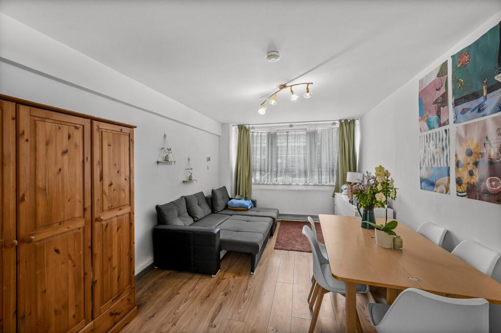 3 bed 1st Floor Flat for rent in London. From Chestertons Estate Agents - Covent Garden Lettings 3 bed 1st Floor Flat for rent in London. From Chestertons Estate Agents - Covent Garden Lettings