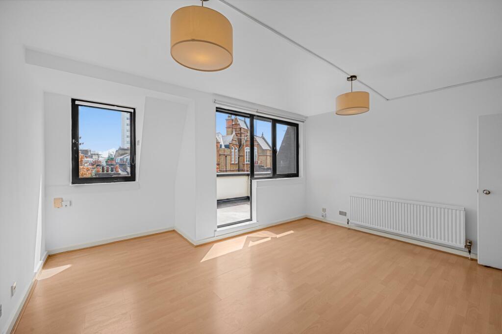 1 bed 1st Floor Flat for rent in Westminster. From Chestertons Estate Agents - Covent Garden Lettings