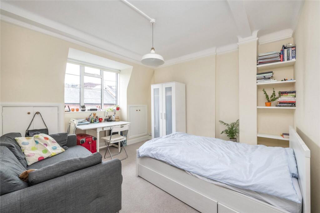 3 bed 1st Floor Flat for rent in Westminster. From Chestertons Estate Agents - Covent Garden Lettings