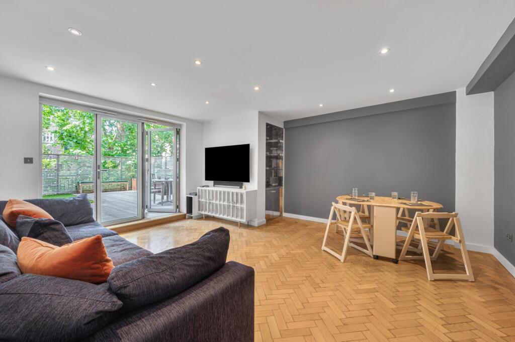 3 bed 1st Floor Flat for rent in Westminster. From Chestertons Estate Agents - Covent Garden Lettings 3 bed 1st Floor Flat for rent in Westminster. From Chestertons Estate Agents - Covent Garden Lettings