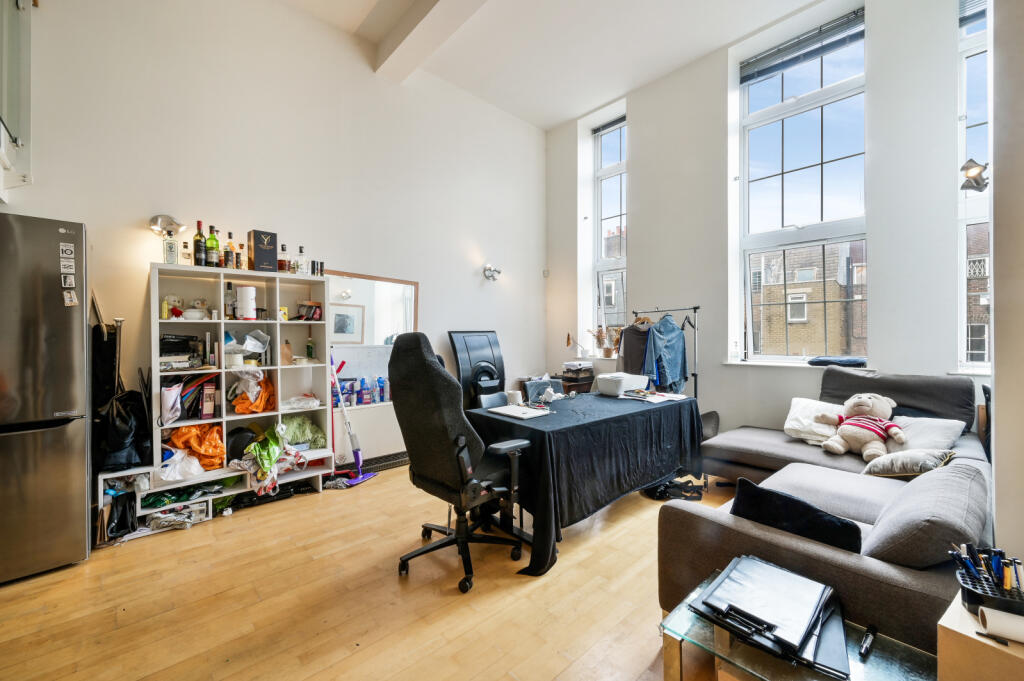 3 bed 1st Floor Flat for rent in London. From Chestertons Estate Agents - Covent Garden Lettings