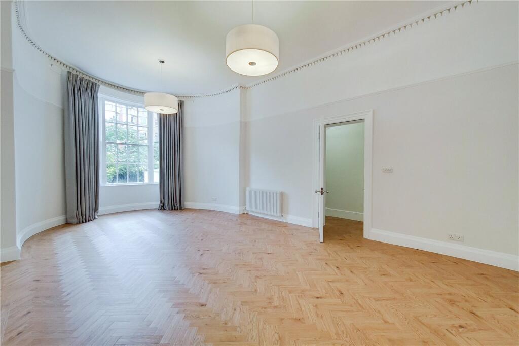 3 bed 1st Floor Flat for rent in Westminster. From Chestertons Estate Agents - Covent Garden Lettings