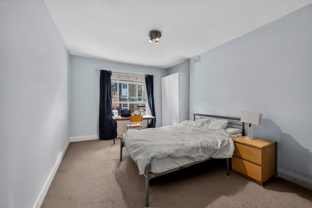 3 bed 1st Floor Flat for rent in Islington. From Chestertons Estate Agents - Covent Garden Lettings