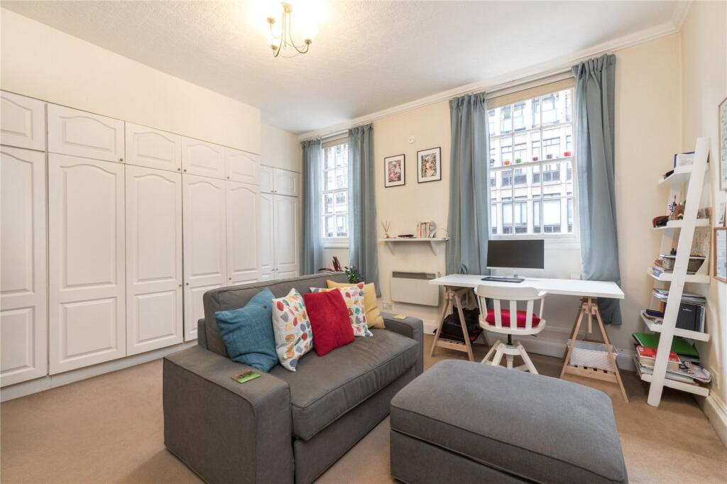 4 bed 1st Floor Flat for rent in Westminster. From Chestertons Estate Agents - Covent Garden Lettings 4 bed 1st Floor Flat for rent in Westminster. From Chestertons Estate Agents - Covent Garden Lettings