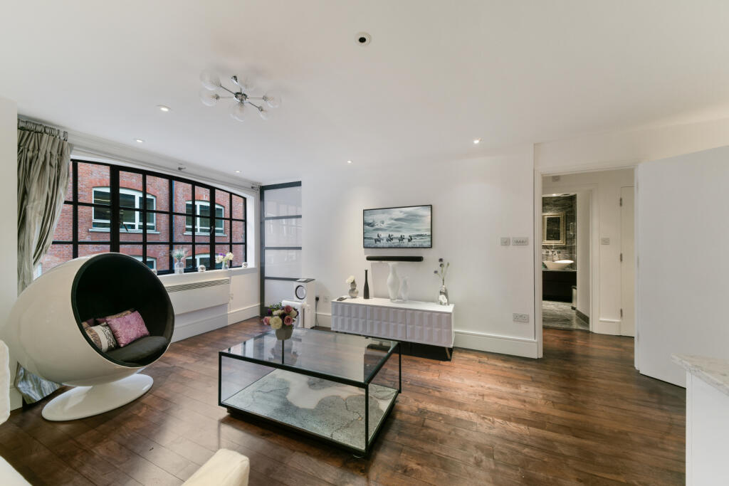 1 bed 1st Floor Flat for rent in Westminster. From Chestertons Estate Agents - Covent Garden Lettings 1 bed 1st Floor Flat for rent in Westminster. From Chestertons Estate Agents - Covent Garden Lettings