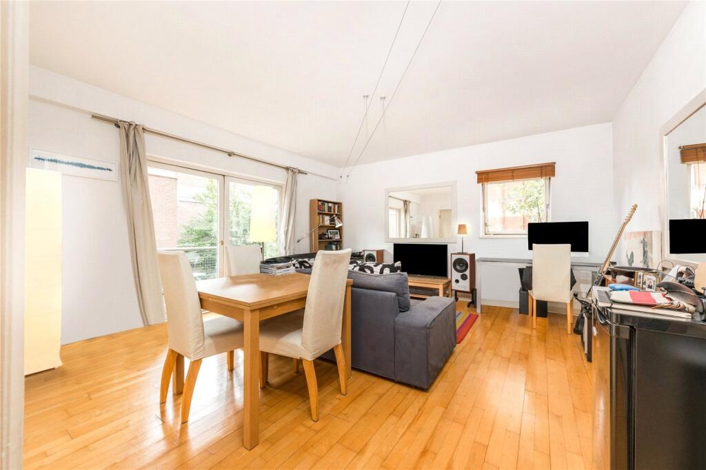2 bed 1st Floor Flat for rent in Islington. From Chestertons Estate Agents - Covent Garden Lettings 2 bed 1st Floor Flat for rent in Islington. From Chestertons Estate Agents - Covent Garden Lettings