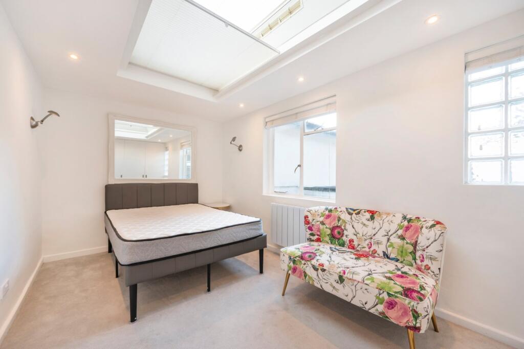 4 bed 1st Floor Flat for rent in Camden Town. From Chestertons Estate Agents - Covent Garden Lettings