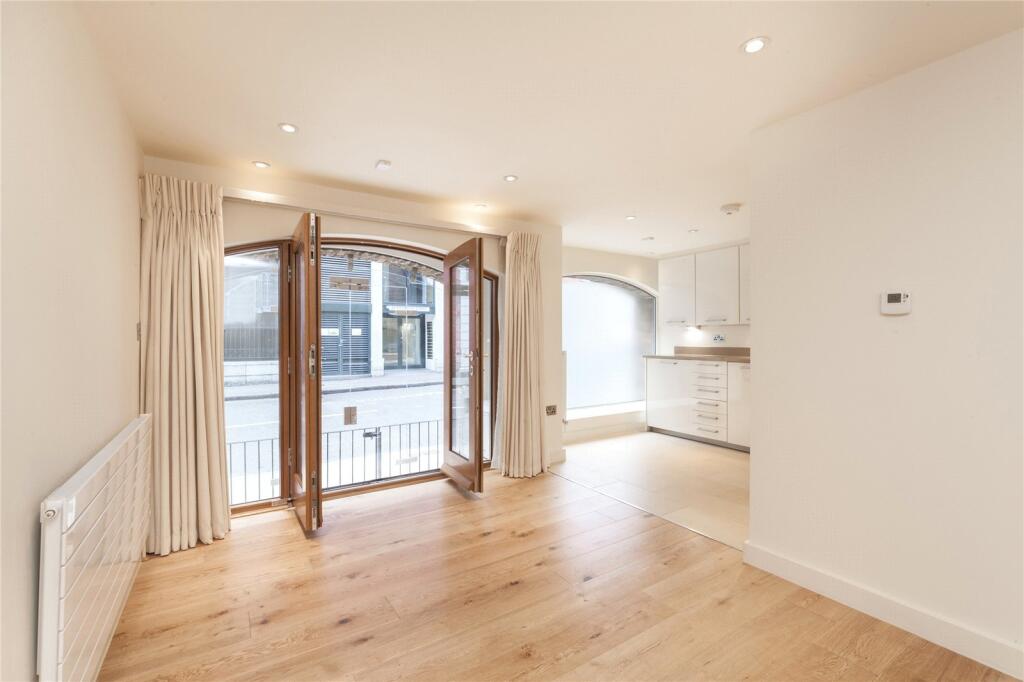 2 bed 1st Floor Flat for rent in Camden Town. From Chestertons Estate Agents - Covent Garden Lettings