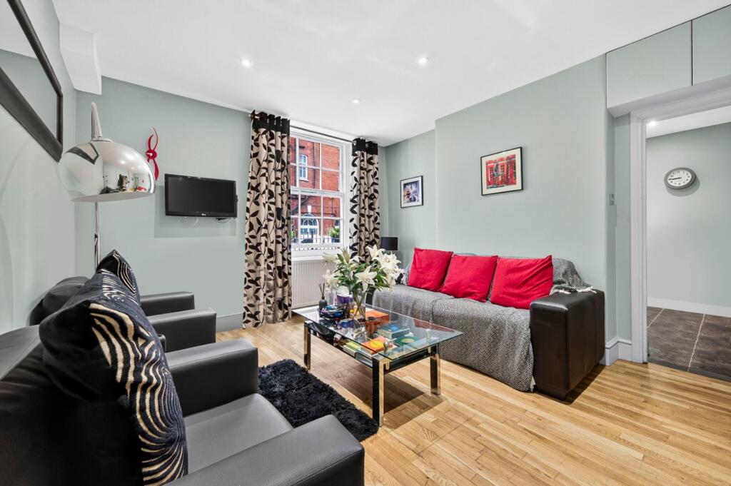 1 bed 1st Floor Flat for rent in Westminster. From Chestertons Estate Agents - Covent Garden Lettings