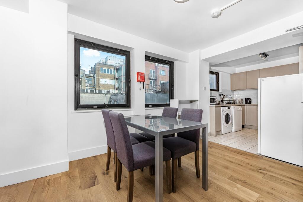 4 bed 1st Floor Flat for rent in London. From Chestertons Estate Agents - Covent Garden Lettings 4 bed 1st Floor Flat for rent in London. From Chestertons Estate Agents - Covent Garden Lettings