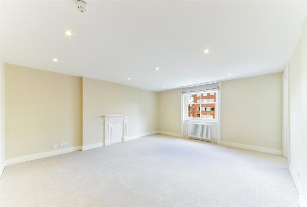 2 bed Mid Terraced House for rent in Westminster. From Chestertons Estate Agents - Covent Garden Lettings
