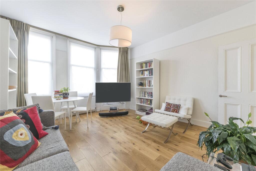 2 bed 1st Floor Flat for rent in Camden Town. From Chestertons Estate Agents - Covent Garden Lettings
