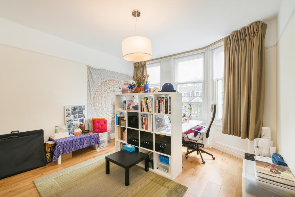 2 bed 1st Floor Flat for rent in Camden Town. From Chestertons Estate Agents - Covent Garden Lettings