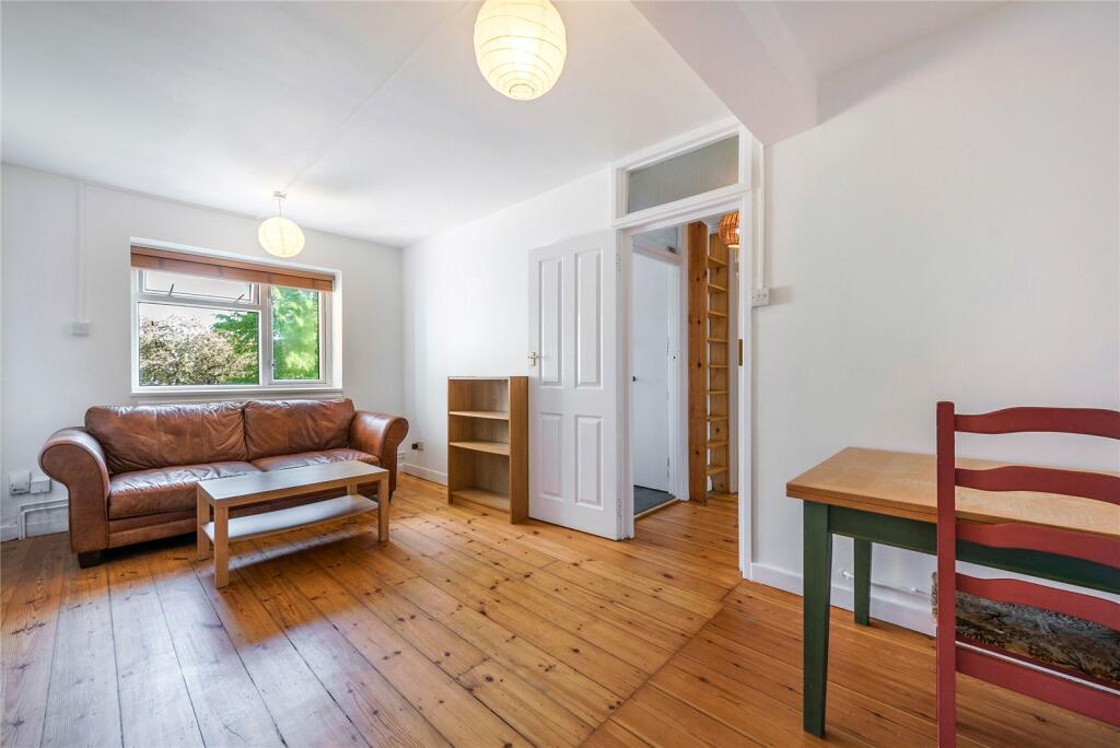 1 bed Flat for rent in Barnes. From Chestertons Estate Agents - East Sheen Lettings