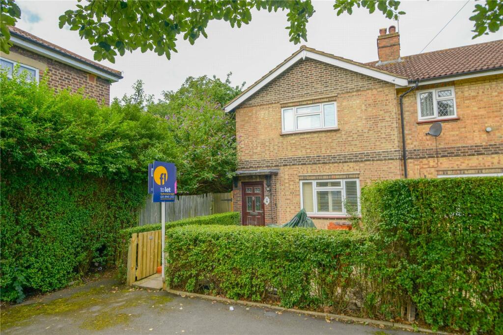 3 bed Mid Terraced House for rent in Richmond. From Chestertons Estate Agents - East Sheen Lettings