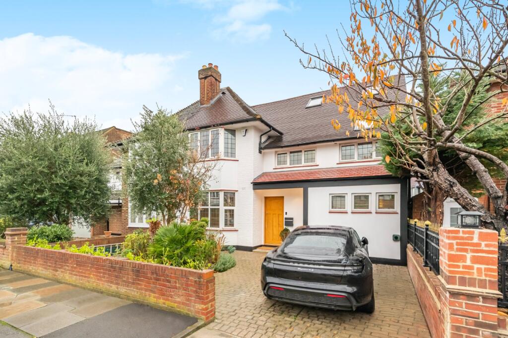 5 bed Semi Detached for rent in Barnes. From Chestertons Estate Agents - Sheen Lettings