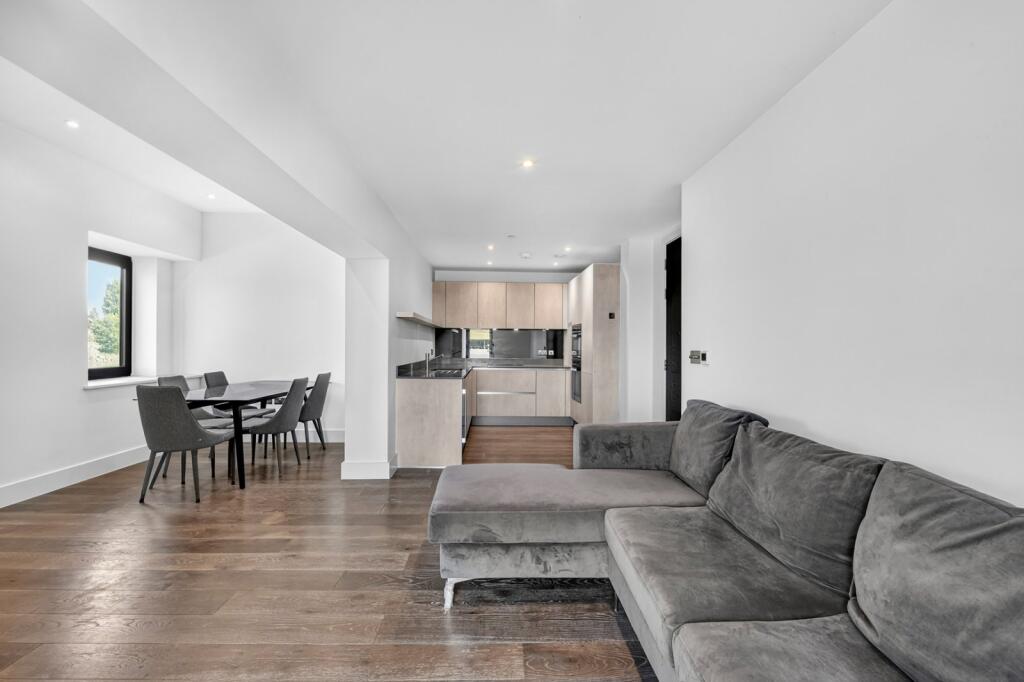 2 bed 1st Floor Flat for rent in Barnes. From Chestertons Estate Agents - Sheen Lettings