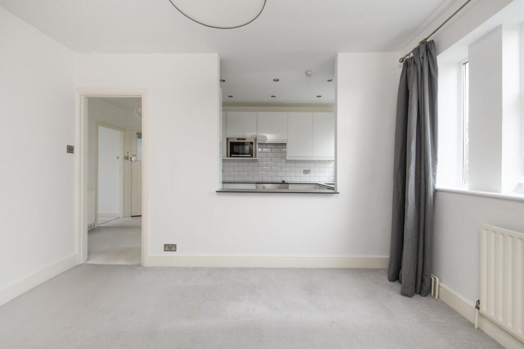 2 bed 1st Floor Flat for rent in Barnes. From Chestertons Estate Agents - Sheen Lettings