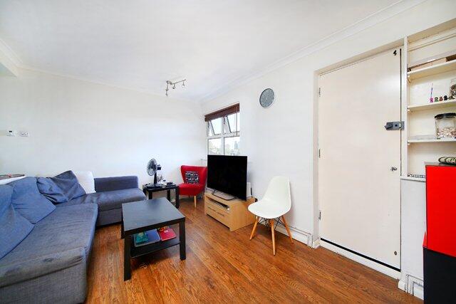 2 bed 1st Floor Flat for rent in Barnes. From Chestertons Estate Agents - Sheen Lettings