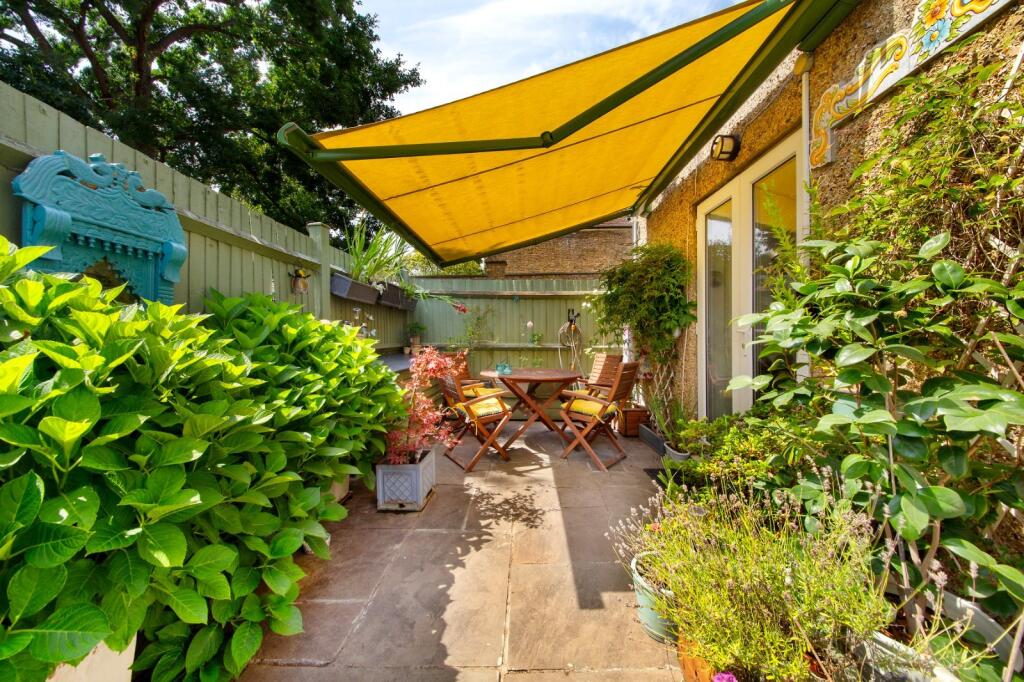 1 bed 1st Floor Flat for rent in Barnes. From Chestertons Estate Agents - Sheen Lettings