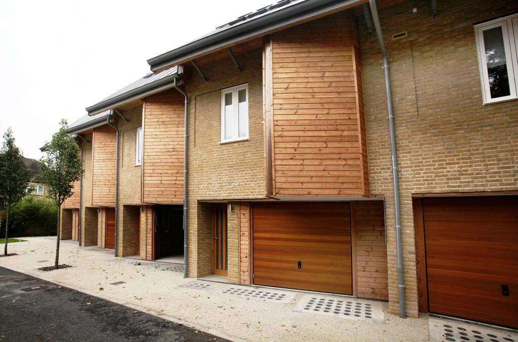 4 bed Mid Terraced House for rent in Richmond. From Chestertons Estate Agents - Sheen Lettings