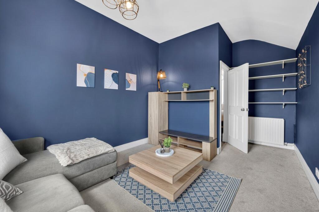 1 bed 1st Floor Flat for rent in Barnes. From Chestertons Estate Agents - Sheen Lettings