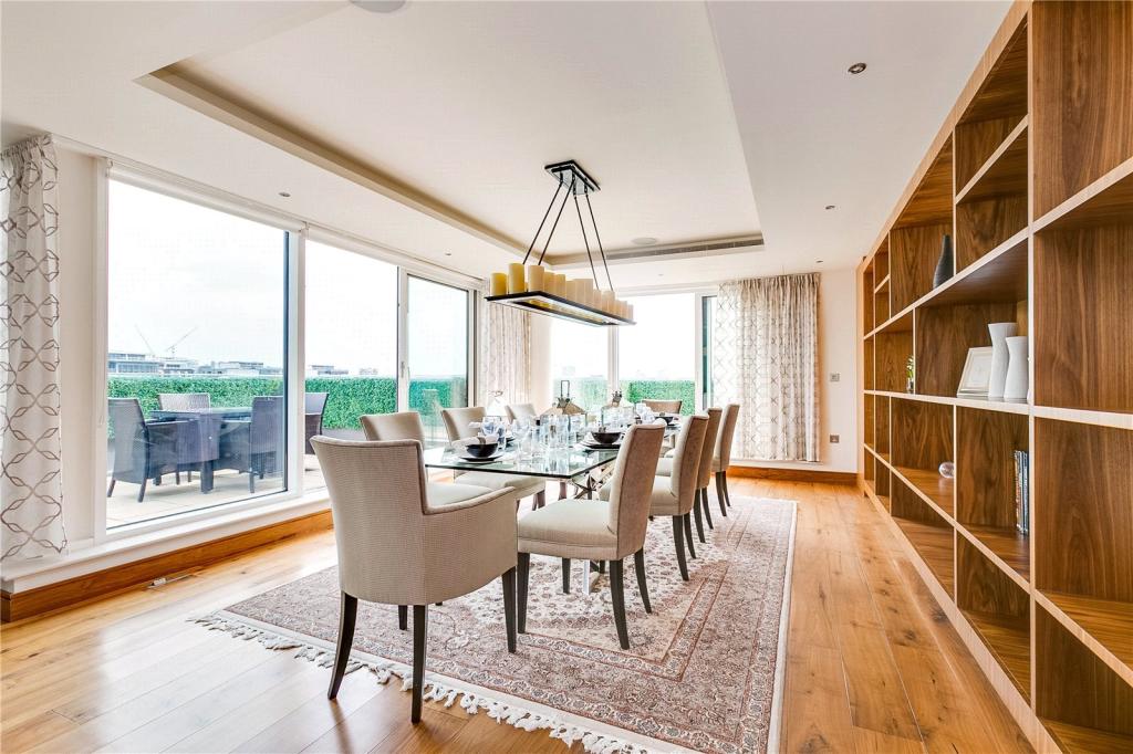 5 bed Flat for rent in Fulham. From Chestertons Estate Agents - Fulham Road Lettings
