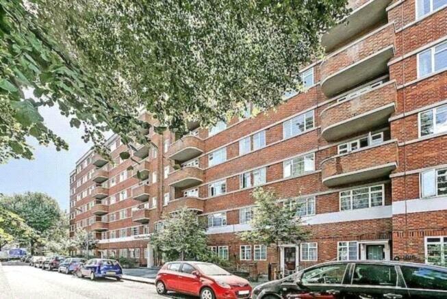 3 bed Flat for rent in Kensington. From Chestertons Estate Agents - Fulham Road Lettings