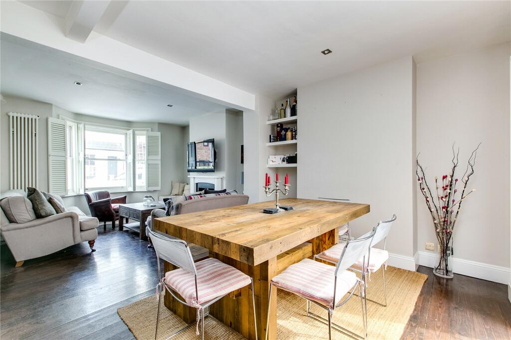 3 bed Mid Terraced House for rent in Fulham. From Chestertons Estate Agents - Fulham Road Lettings
